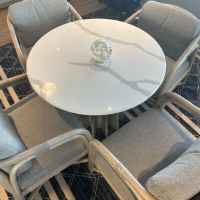 Sky Lounge Dining Table